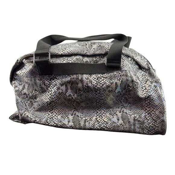 Pink Victoria Secret Black Silver Snakeskin Metallic Suitcase Large Carry On - Picture 8 of 8